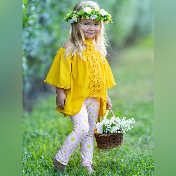 🏷️🆕 Lace Top & Daisies Legging set 4T-5T (Mia Belle) - Picture 2 of 4